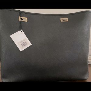 NWT Seville Shell in Black Saffiano Leather 15“